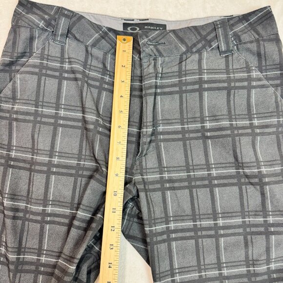 Oakley Bermuda Plaid Shorts Gray Golf Casual Active Wear Men’s Size 32W - Picture 9 of 12